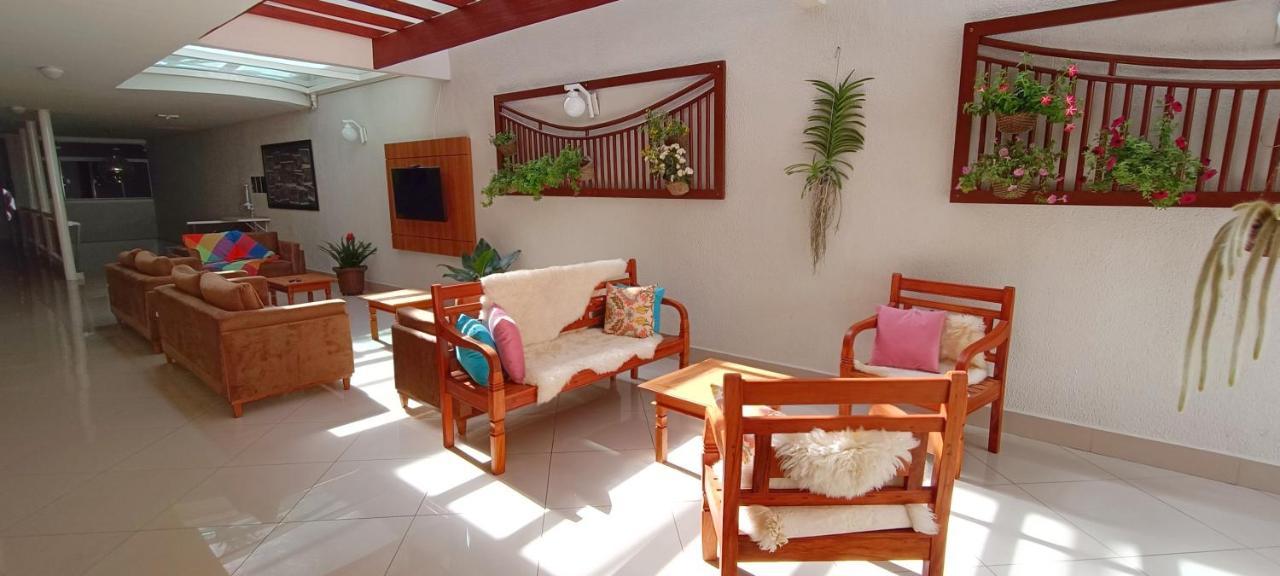 Hotel Pousada Familia De Nazare Кашоейра Паулиста Екстериор снимка